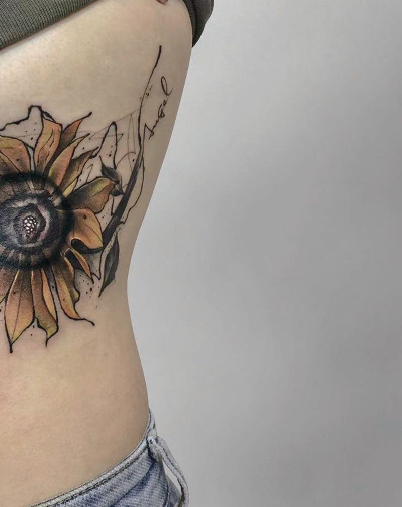一鸣/ 2021纹身图片_胸部Old SchoolNew School向日葵纹身图案