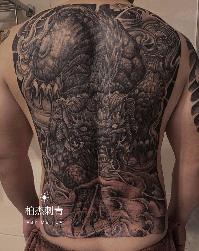 满背遮盖纹身图片_背部新传统纹身图案