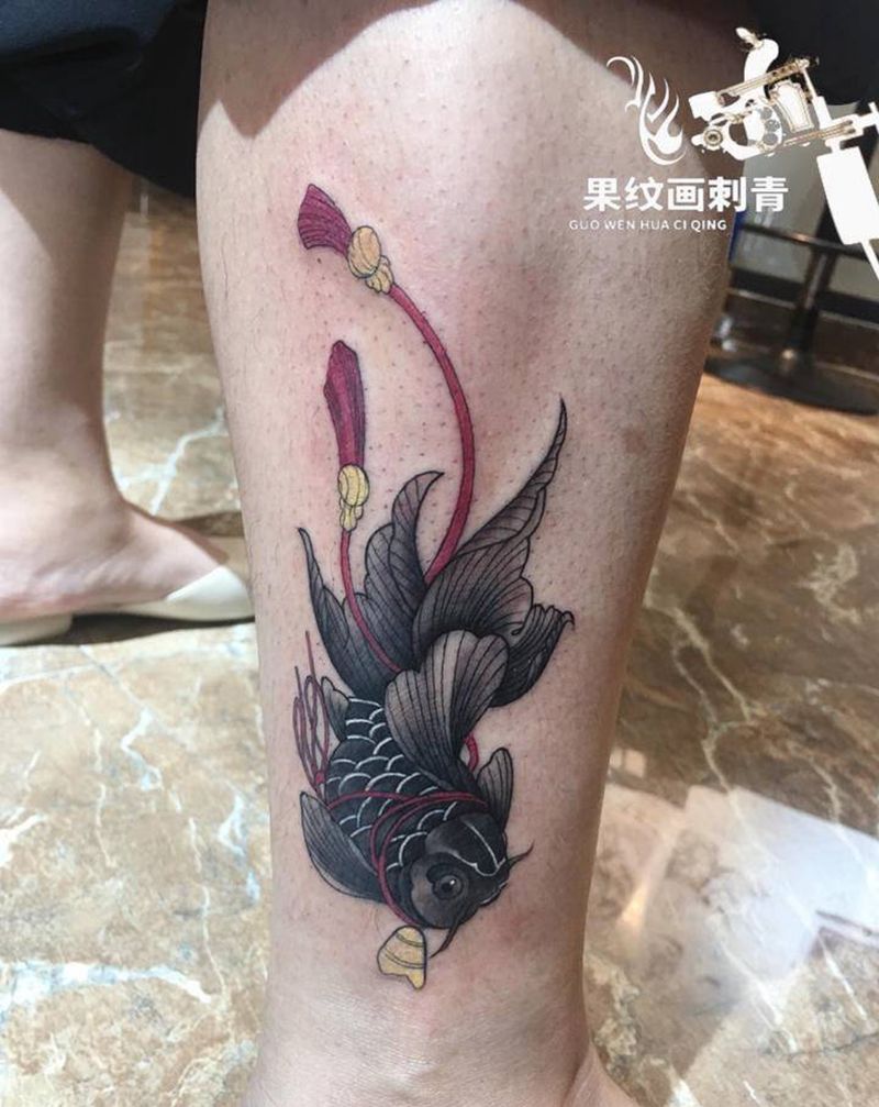 金鱼纹身图片_腿部新传统纹身图案