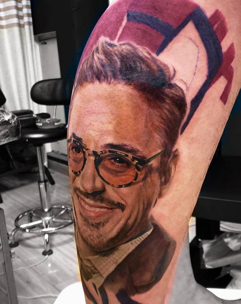 托尼斯塔克没扎完纹身图片_腿部欧美写实纹身图案