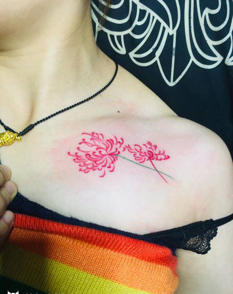彼岸花纹身图片_胸部纹身图案