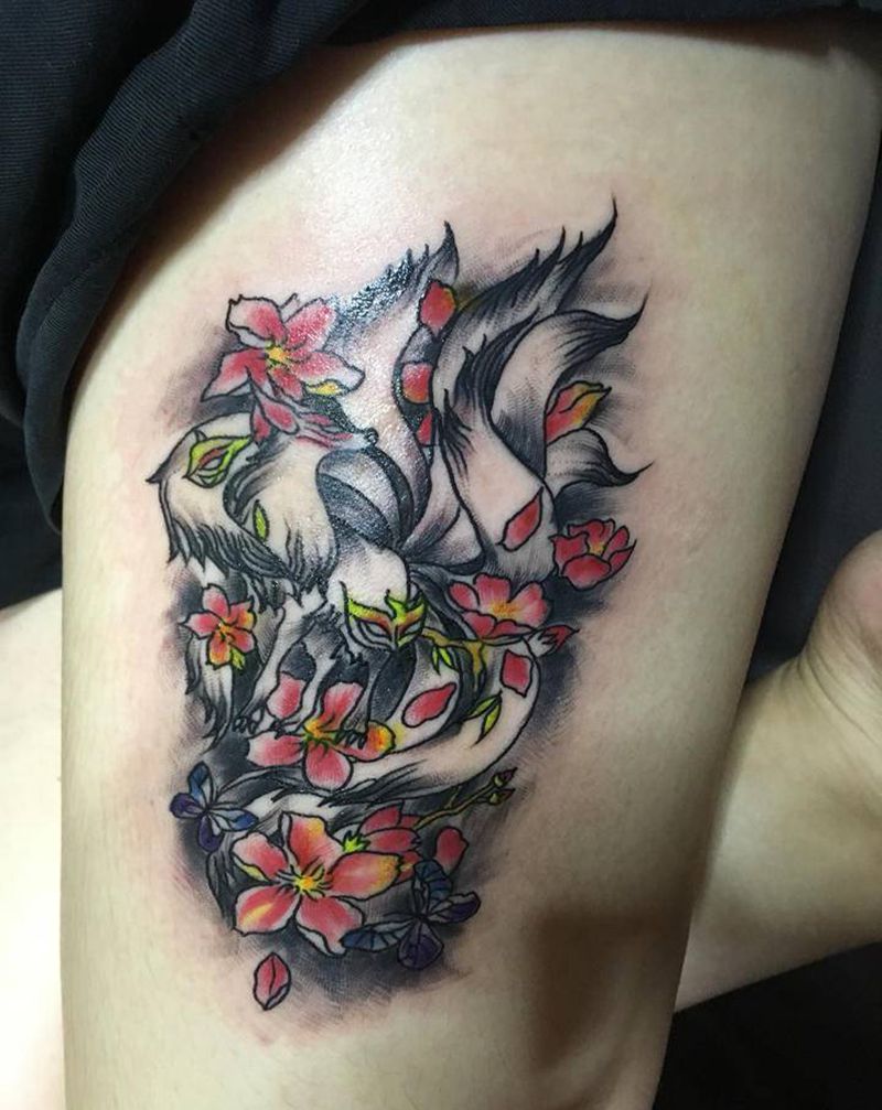 九尾狐纹身图片_腿部纹身图案