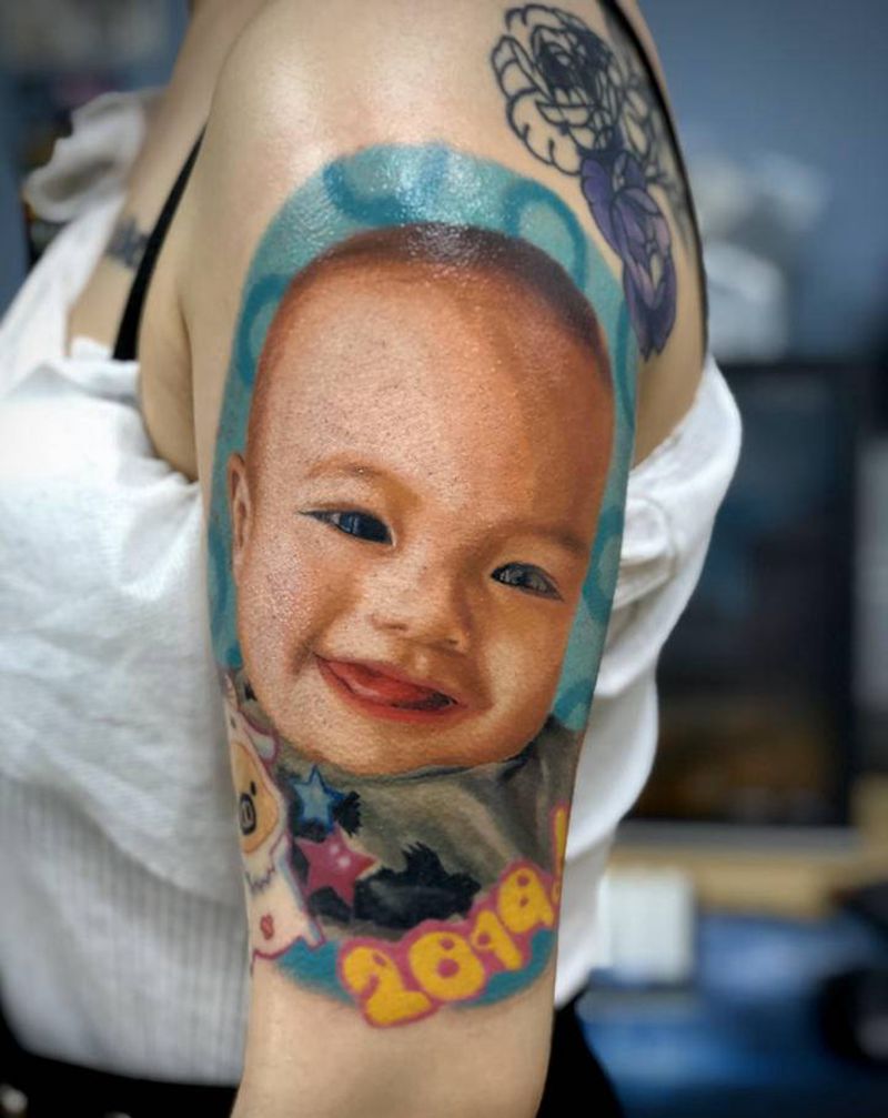 属猪的宝宝纹身图片_欧美写实纹身图案