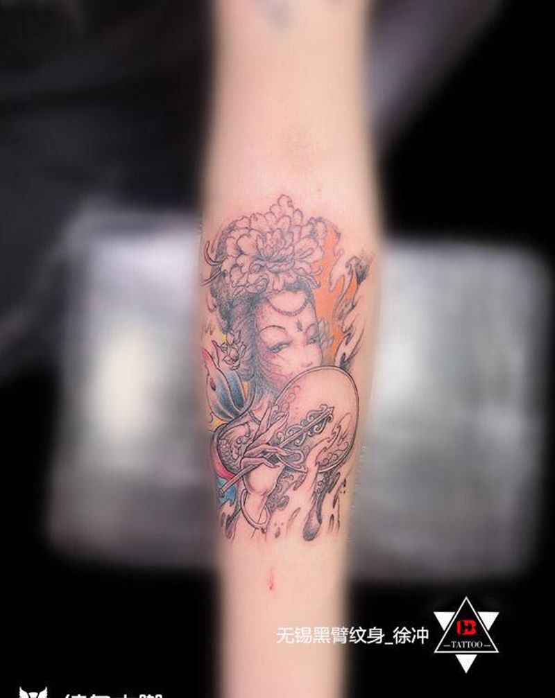 【新传统】·艺妓2纹身图片_手臂腿部新传统水墨艺妓美女遮盖纹身图案
