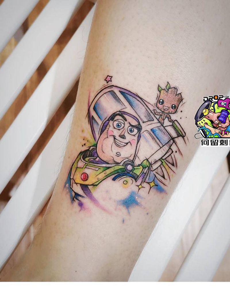 巴斯光年纹身图片_腿部水彩纹身图案