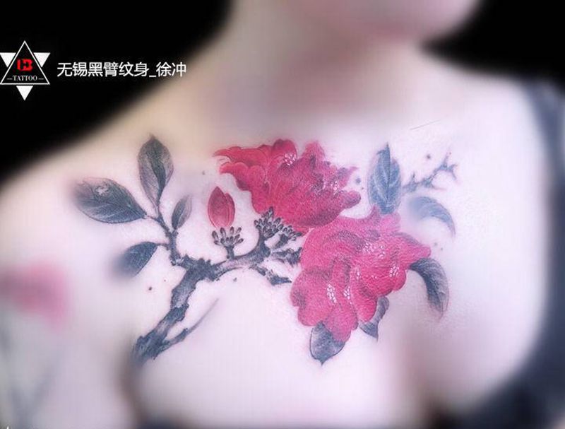 【水墨】·花纹身图片_胸部肩部水墨水彩纹身图案