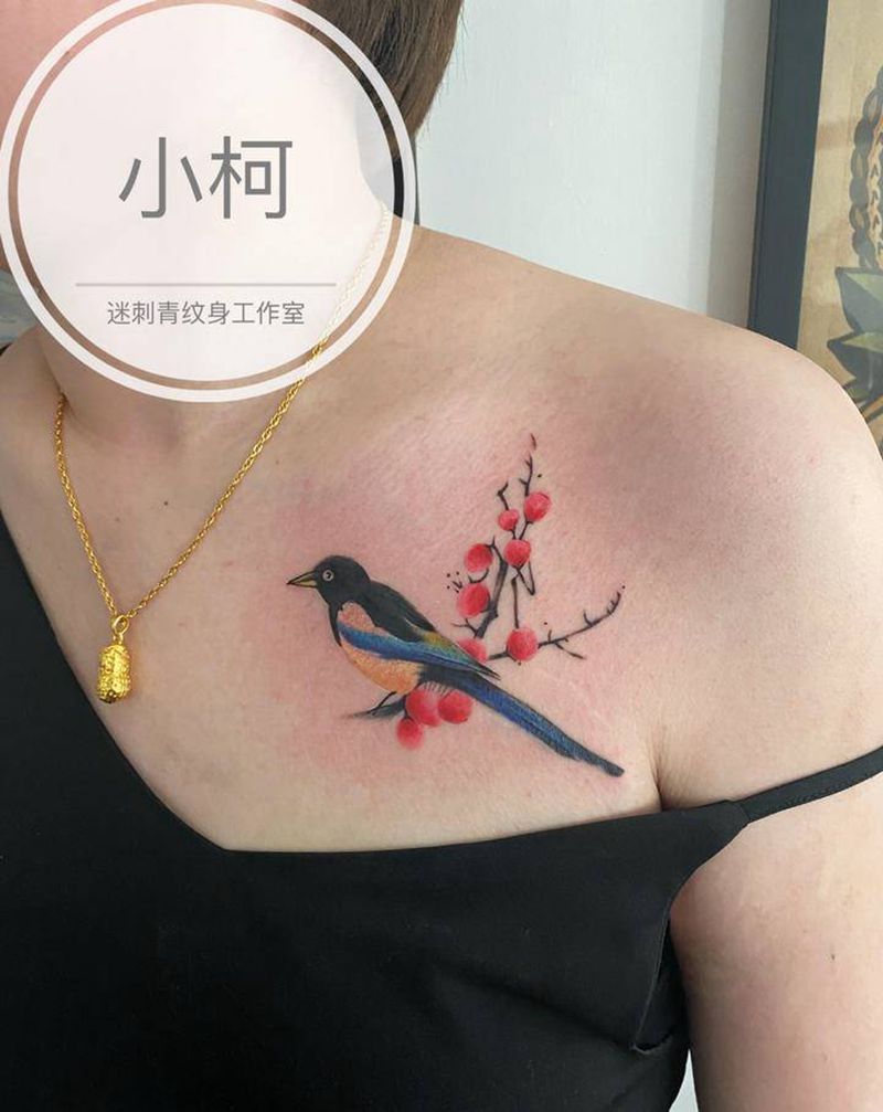 喜上梅梢纹身图片_肩部胸部水墨喜鹊梅花中国风纹身图案