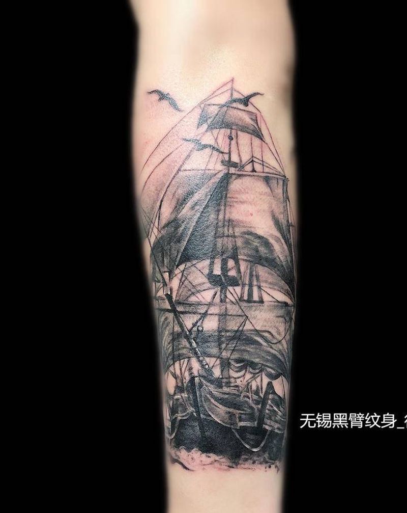 【灰黑写实】帆船纹身图片_手臂腰部点刺欧美写实纹身图案