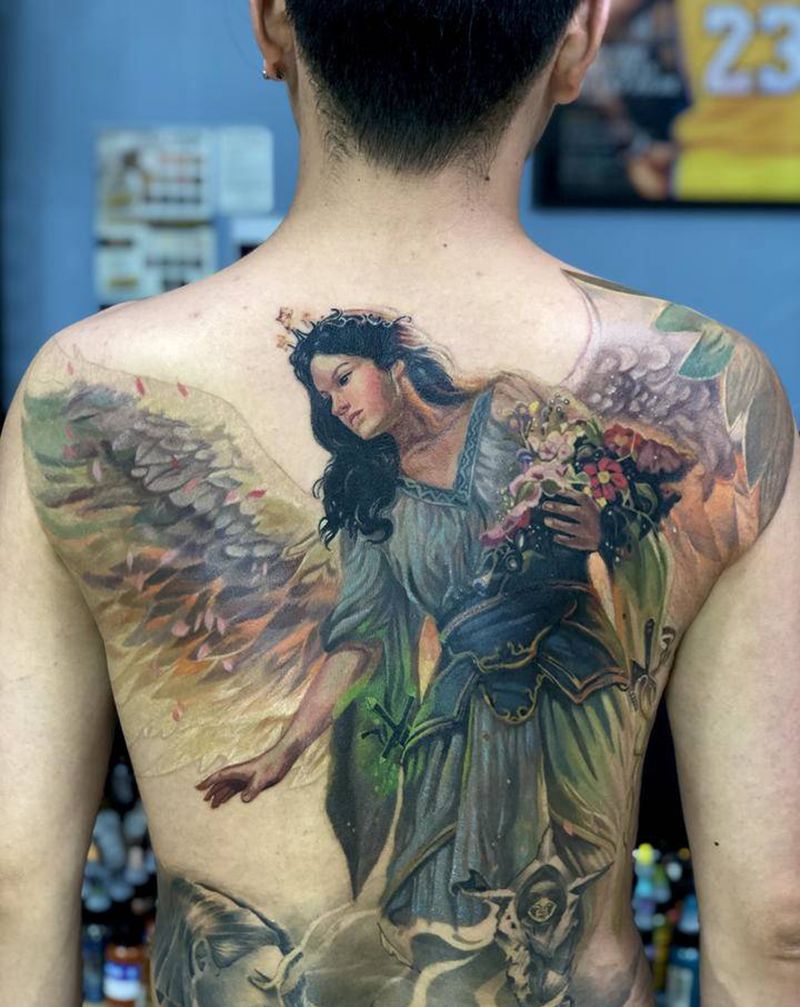 背部天使彩色第五次纹身图片_背部欧美写实纹身图案