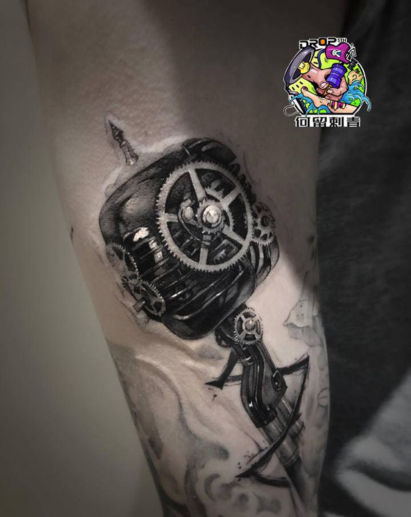 朋克风麦克风纹身图片_手臂纹身图案