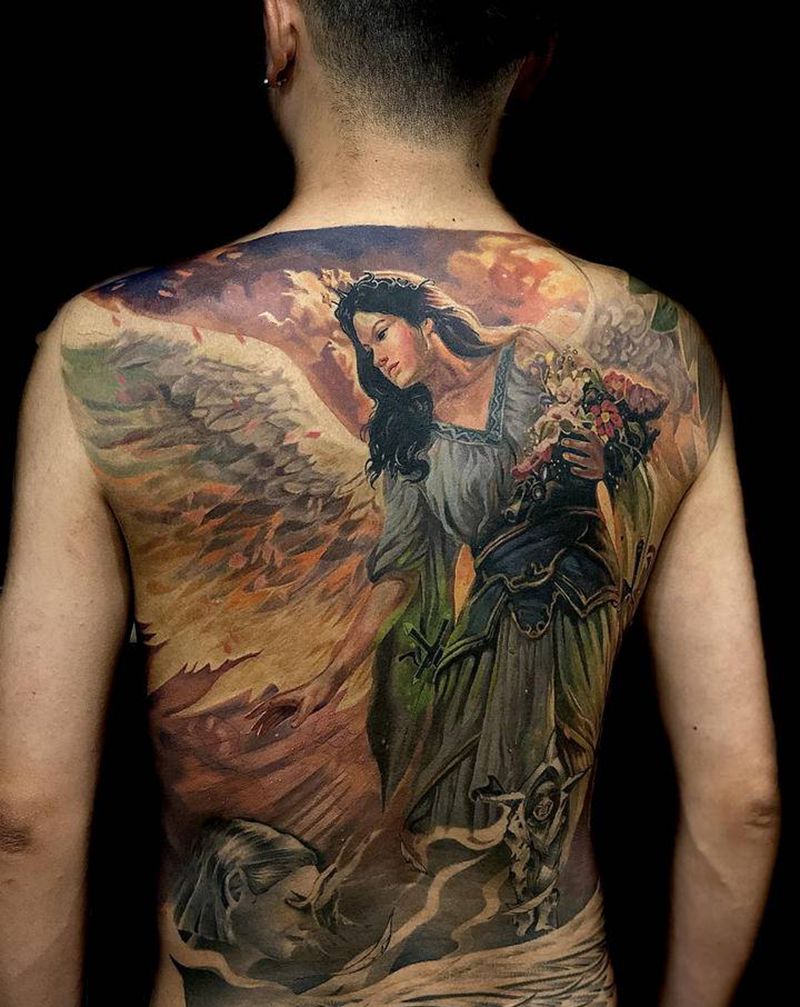 天使与夕阳纹身图片_背部欧美写实纹身图案