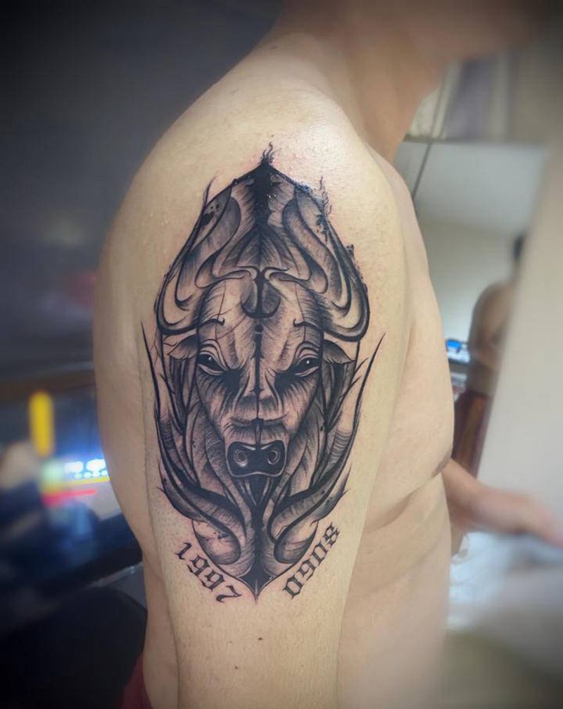 牛纹身图片_图腾点刺纹身图案