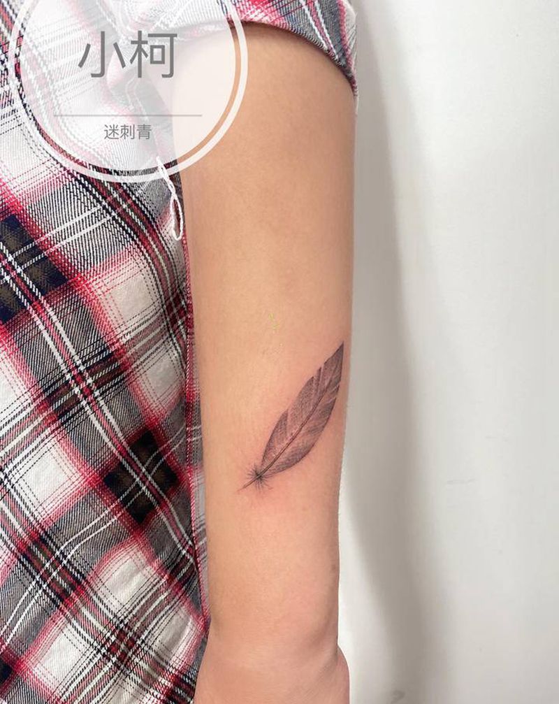 羽毛遮盖疤痕纹身图片_手臂点刺羽毛遮盖疤痕纹身图案