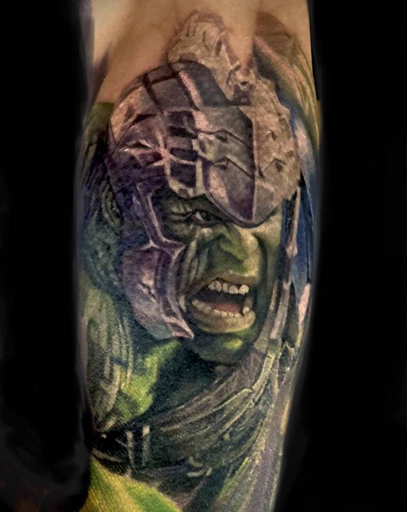 绿巨人未完成纹身图片_手部欧美写实纹身图案