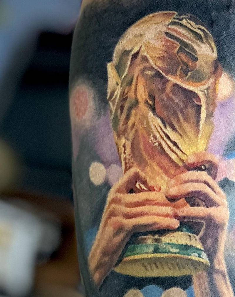大力神杯纹身图片_手臂欧美写实纹身图案