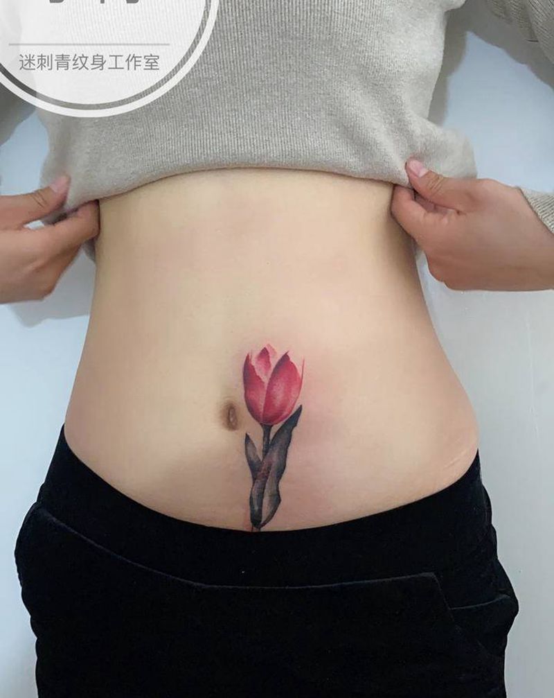 郁金香纹身图片_腹部水墨水彩遮盖疤痕水墨破腹产纹身图案