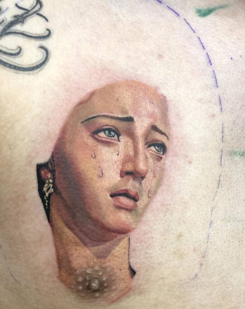 圣母未完成纹身图片_胸部欧美写实纹身图案