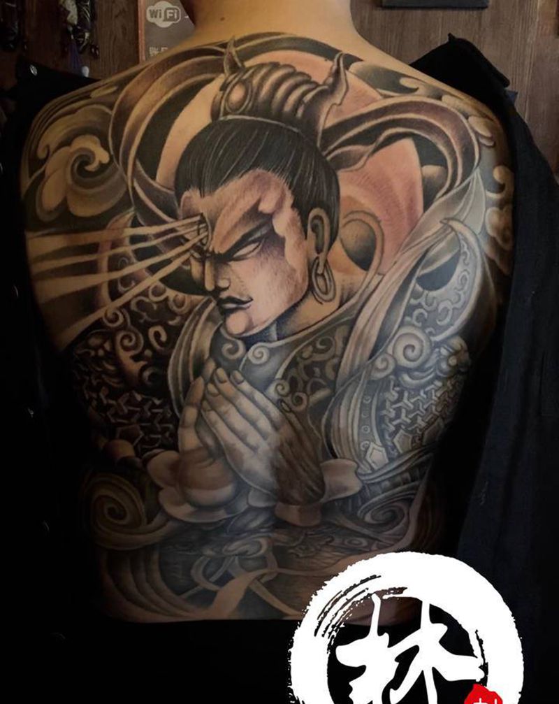 二郎神纹身图片_背部新传统纹身图案