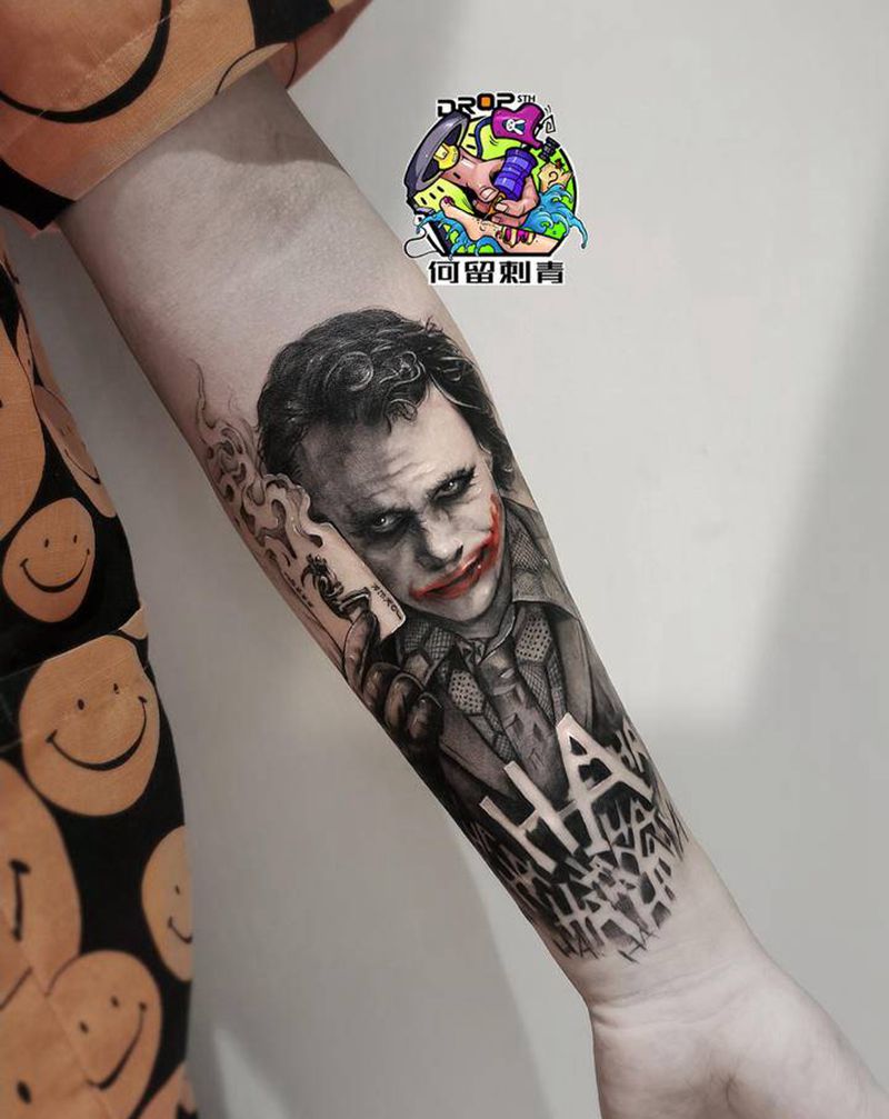 小丑纹身图片_手臂欧美写实纹身图案