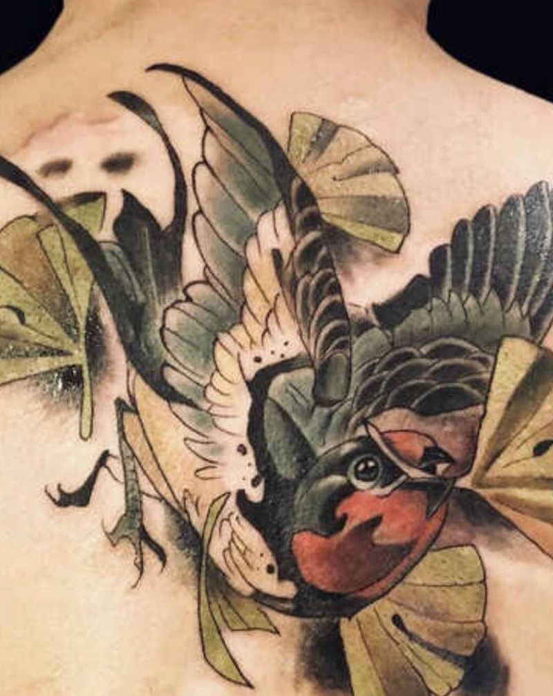 杜鹃纹身图片_背部水彩纹身图案