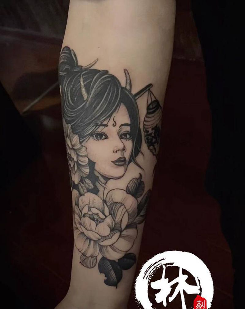 艺妓纹身图片_手臂新传统点刺纹身图案