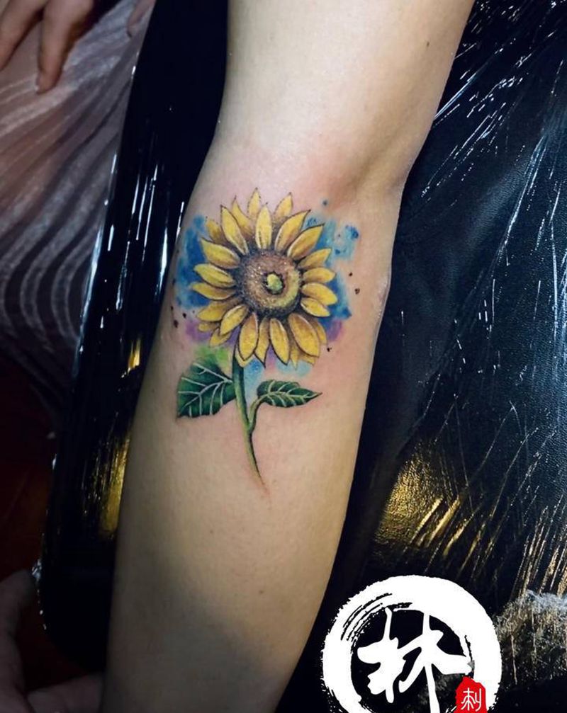 向日葵纹身图片_手臂新传统水彩纹身图案