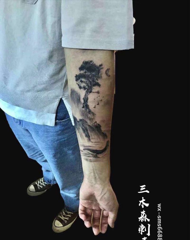 山水纹身图片_手部水墨纹身图案