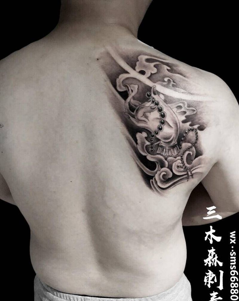 佛手纹身图片_背部新传统纹身图案