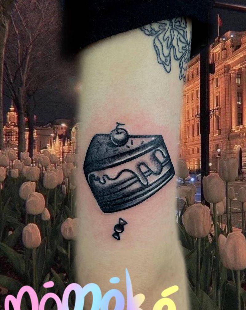 黑白蛋糕纹身图片_手臂几何图腾纹身图案