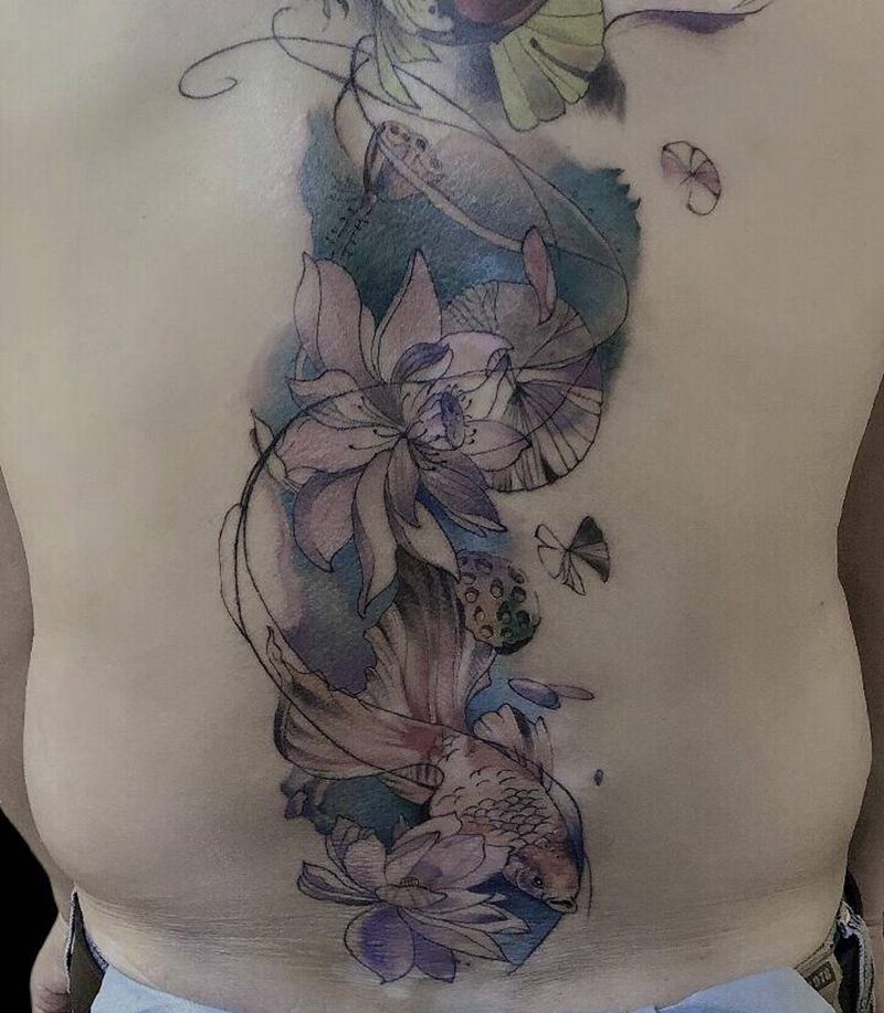 《连年有余》纹身图片_背部水彩水墨纹身图案