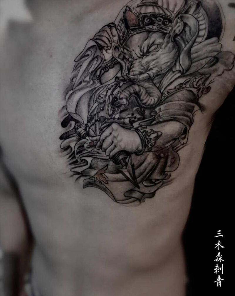 象纹身图片_胸部新传统纹身图案