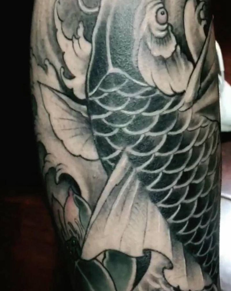 林刺青、鲤鱼恢复后的效果纹身图片_腿部新传统纹身图案