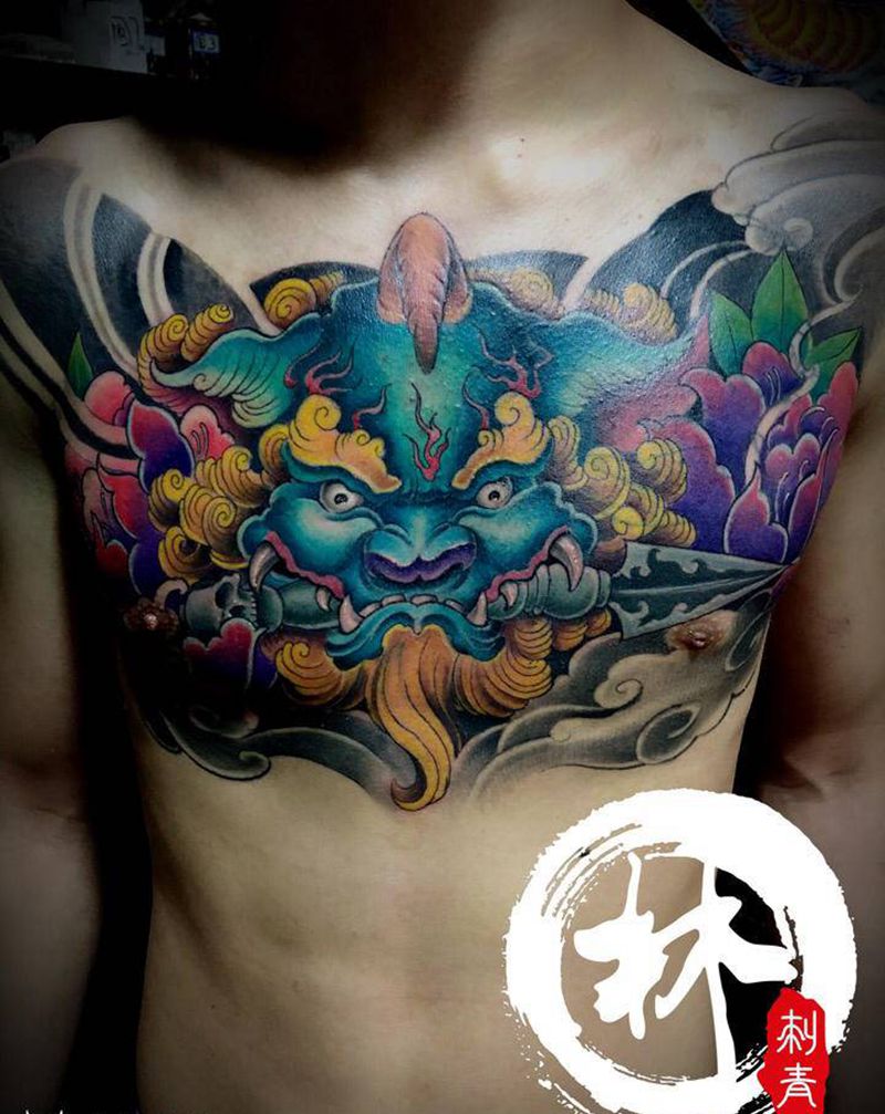 唐狮子纹身图片_胸部新传统纹身图案