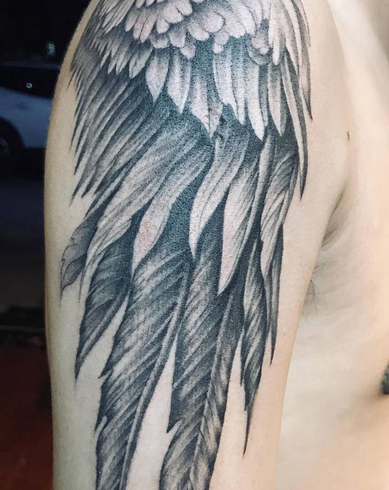 林刺青，翅膀纹身图片_手臂肩部新传统纹身图案