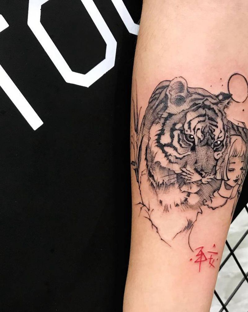 虎纹身图片_手臂点刺纹身图案