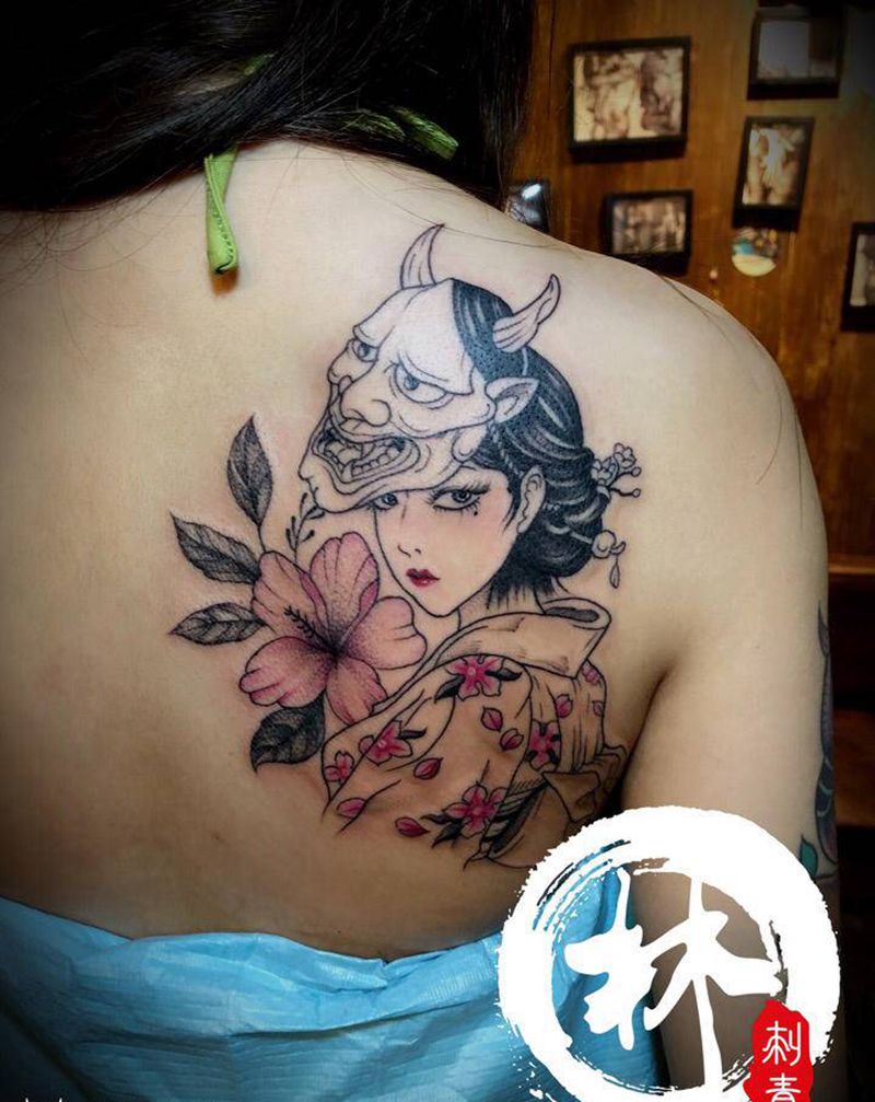 富讲纹身图片_肩部点刺纹身图案