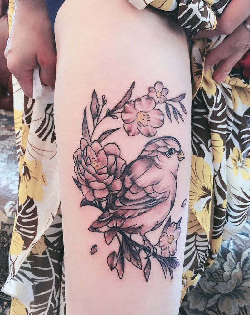 鸟纹身图片_背部臀部纹身图案