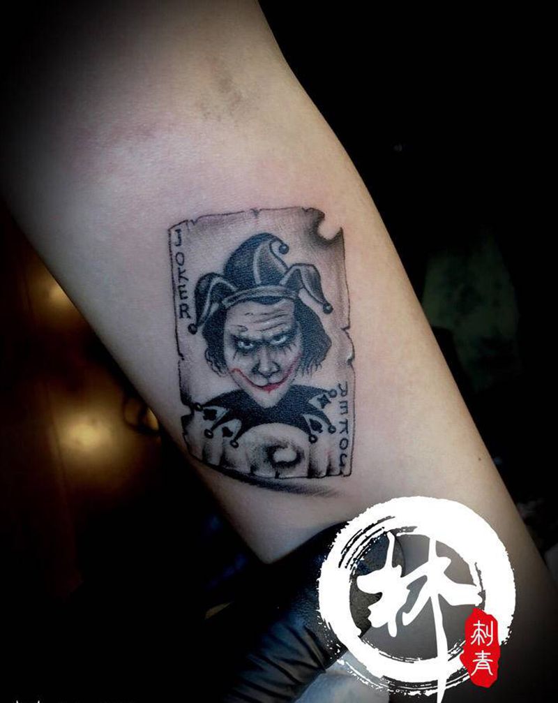 小丑纹身图片_手臂新传统纹身图案