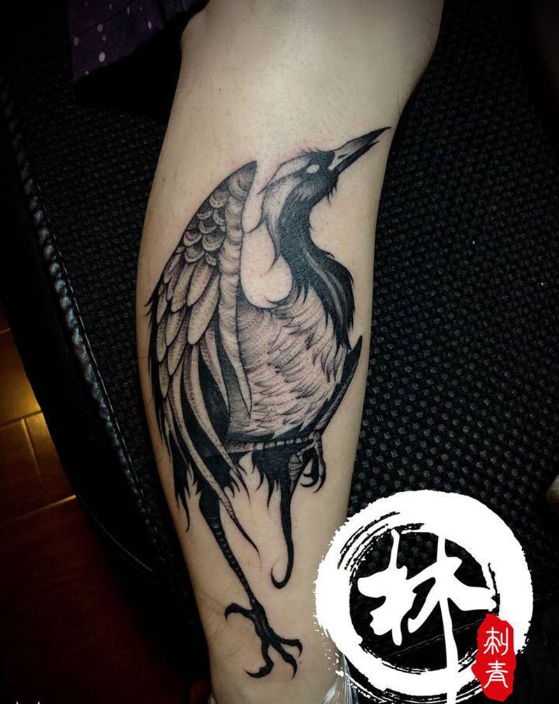 鹤纹身图片_腿部新传统纹身图案