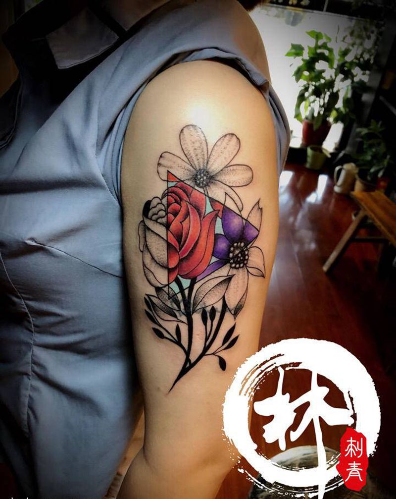 花纹身图片_手臂新传统纹身图案