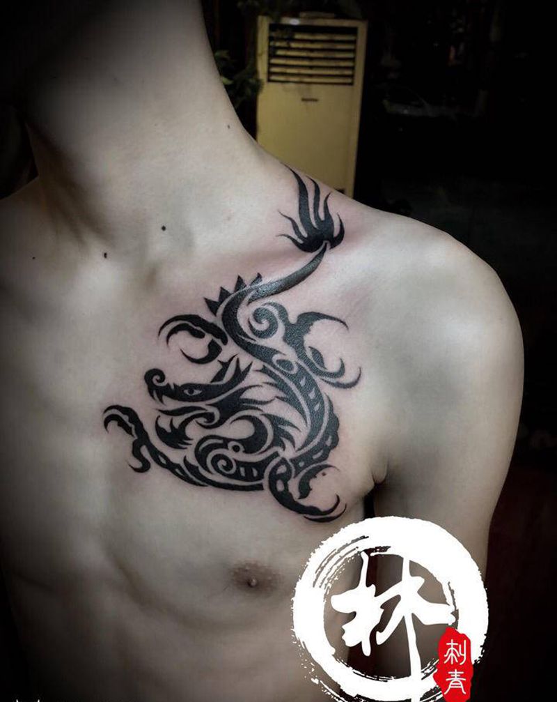 图腾龙纹身图片_胸部图腾纹身图案
