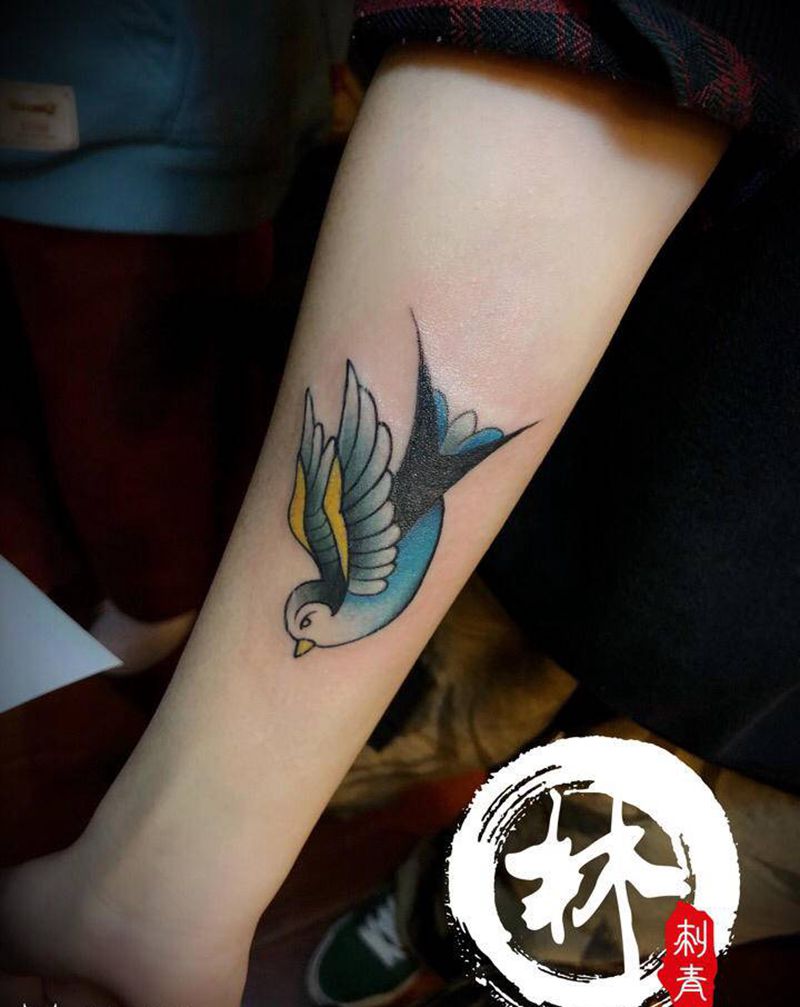 燕子纹身图片_Old School纹身图案