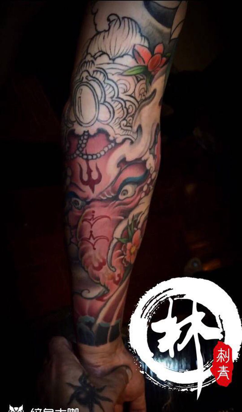 象神纹身图片_手臂新传统纹身图案