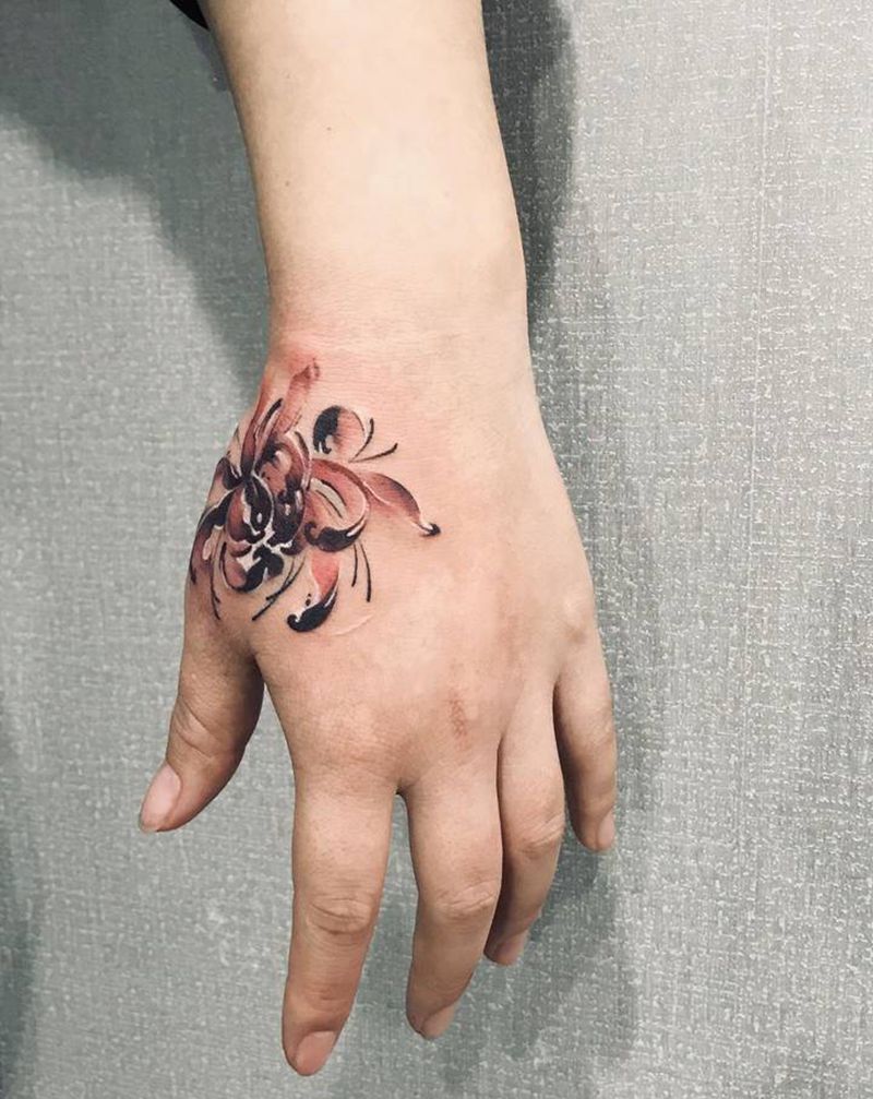 曼珠沙华纹身图片_手部水墨纹身图案