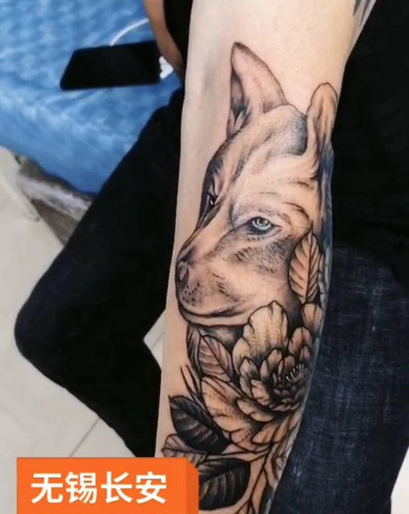 无锡长安 林刺青纹身图片_手臂新传统点刺纹身图案