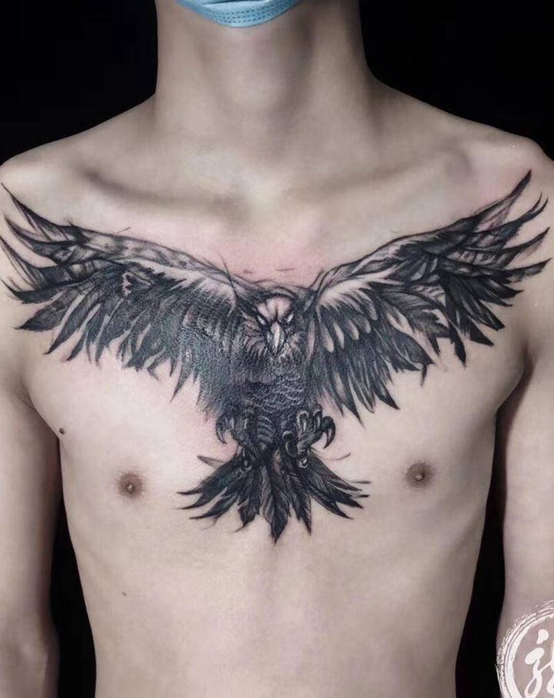 大鹏展翅纹身图片_胸部纹身图案