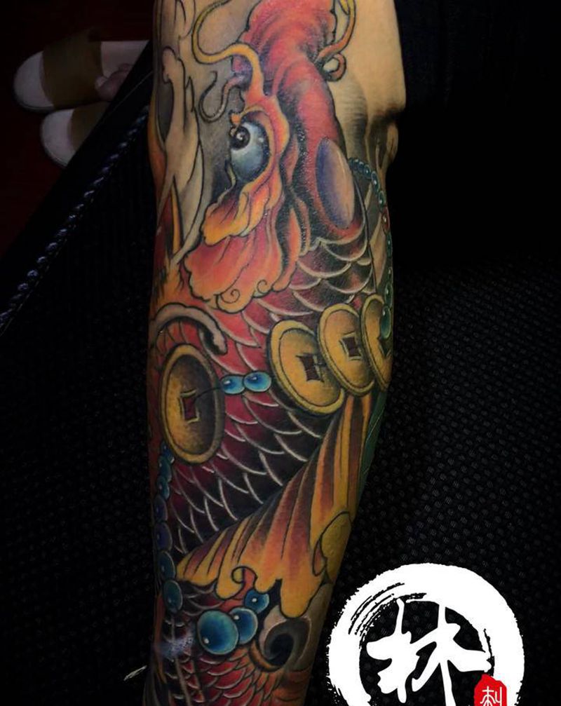 小腿鲤鱼纹身图片_腿部新传统纹身图案