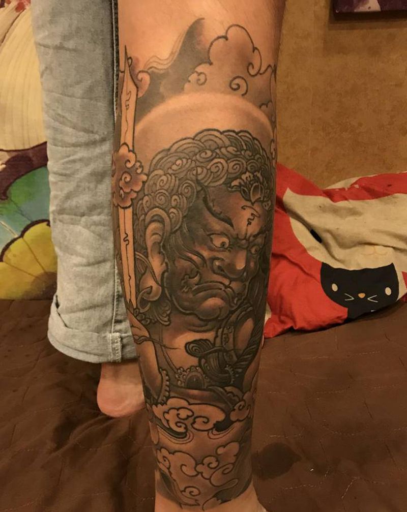 包小腿不动明王纹身图片_腿部纹身图案