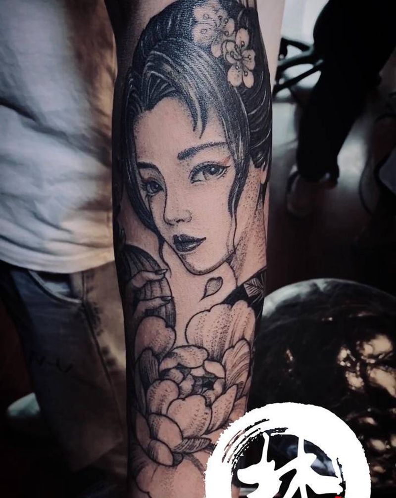 武士艺妓纹身图片_手臂新传统点刺纹身图案