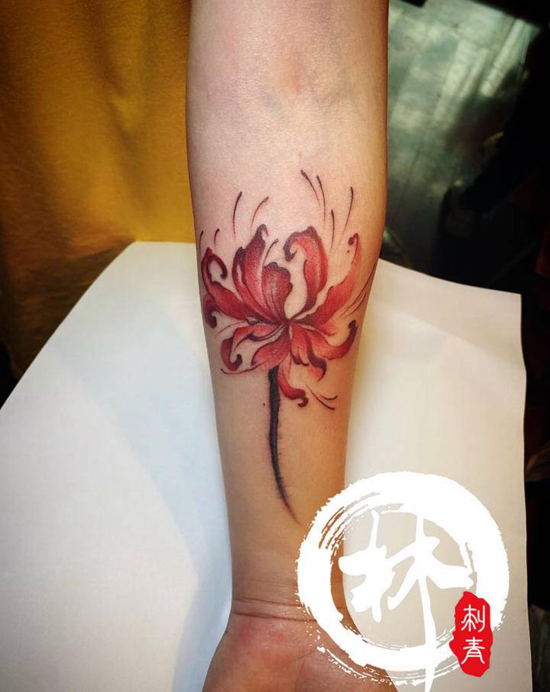 彼岸花纹身图片_手臂水彩水墨纹身图案